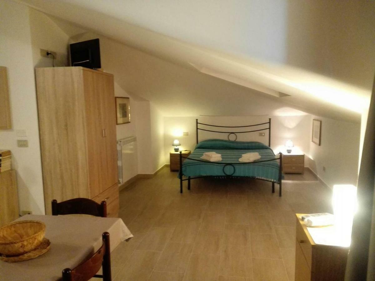 Villa Marysa Studio Apartment Giardini Naxos Luaran gambar