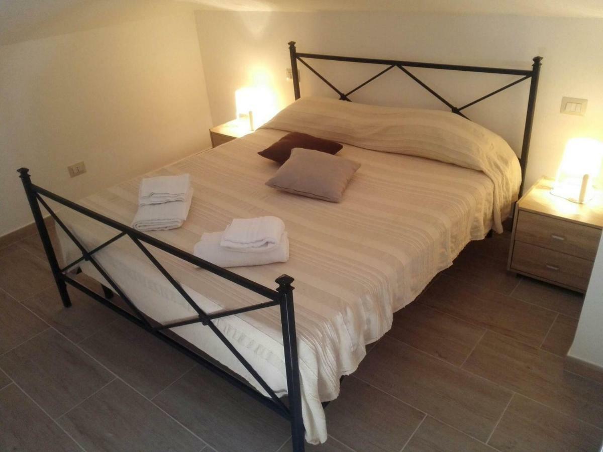 Villa Marysa Studio Apartment Giardini Naxos Luaran gambar